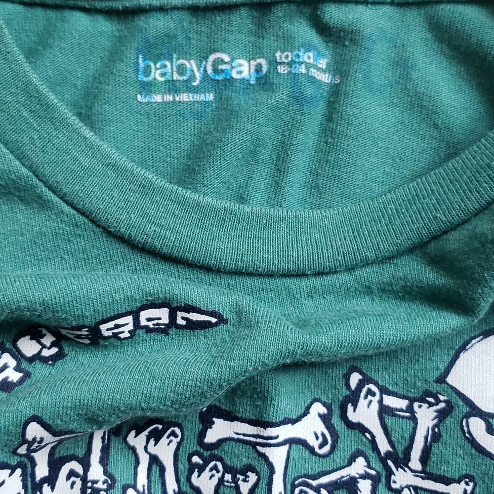 Toddler boy shirt bundle 18-24m 🦖 - Picture 2 of 2